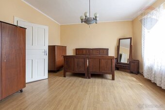 NA PREDAJ: Rodinný dom s veľkým pozemkom (6800 m2) a nádhern - 12