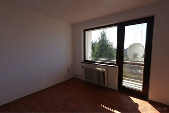 Rodinný dom vhodný na podnikanie  4 km od Piešťan. - 12