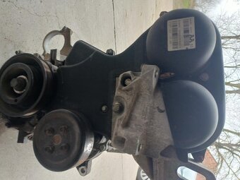 Ford Fiesta MK6 (2008-2017) 1.25 blok motora s hlavou valcov - 12