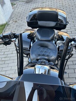 Harley Davidson Road Glide M8 - 12