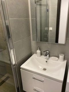 Prenajmem 2-izbový byt s parkovaním na Halalovke - 12