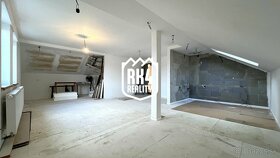 RK4 REALITY - NA PREDAJ - Poschodový rodinný dom s veľkým po - 12