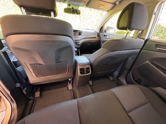 Predám Hyundai Tucson 2,0 CRDi 100kW 4x4 - 12