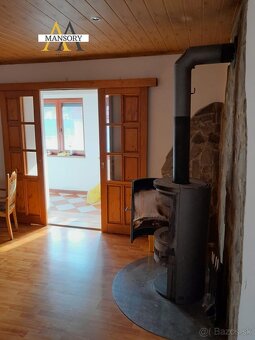 Na predaj väčší rodinný dom/chalupa na pozemku 2591 m2 v obc - 12