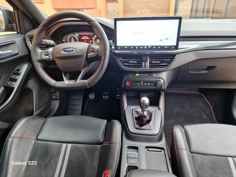 FORD Focus Kombi 2.3 ST X manuál - 12