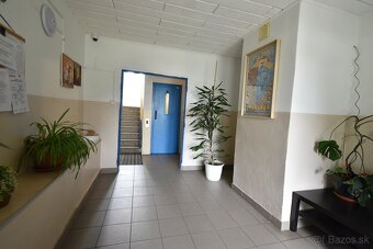 Malacky:Ponúkame priestranný 1 izb.byt Štúrova ul. - 12