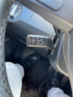 VW Passat B7 Variant (2.0 TDI 103kW, DSG) - 12