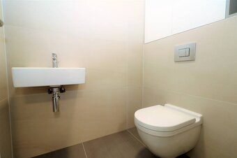 PRENÁJOM- krásny 2i byt s výhľadom na hrad v projekte SKY PA - 12