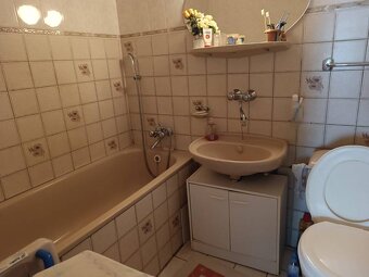 Dom so záhradou a ovocnými stromami na pokojnom mieste – Nov - 12