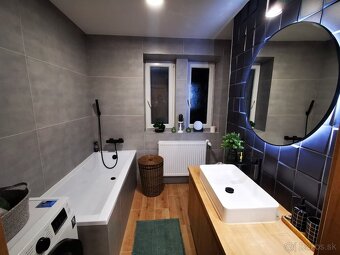 KOMPLETNE ZREKONŠTRUOVANÝ 2,5 IZBOVÝ BYT V CENTRE PRIEVIDZE - 12
