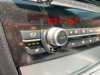 BMW Rad 7 750i xDrive 300 kW AT6 - 12