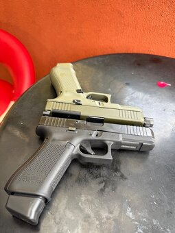Glock 17  gen 5  mos - 12