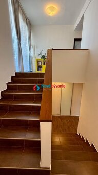 PREDAJ 6 izbový MODERNÝ RD + garáž + altánok - BRATISLAVA -  - 12