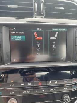 Jaguar Xe 2016 - 12