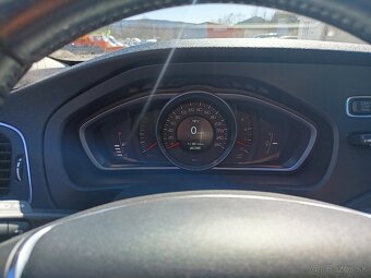Volvo V40 Cross country - 12