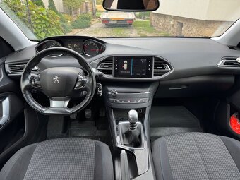 Peugeot 308 SW 1.2 Puretech Style 2019 119000km POJAZDNÉ - 12