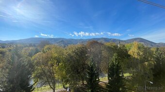 Veľkometrážny 3-izbový byt vo Vrútkach s úžasným výhľadom - 12