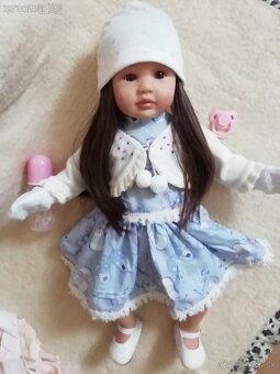 Realisticka babika v marhulkovych satach - 12