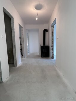 Rodinný dom - kompletná rekonštrukcia - Hrachovište - 12