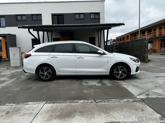Hyundai i30 combi na predaj - 12