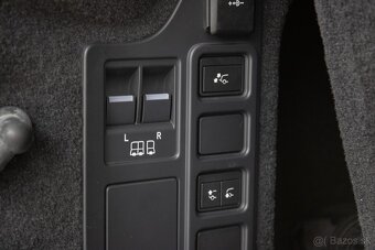 Land Rover Discovery 3.0 I6 D250 MHEV R-Dynamic 183kW,7/2022 - 12