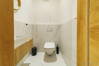 REZERVOVANÉ SLNEČNÝ A ŠTÝLOVO ZARIADENÝ 2-IZBOVÝ APARTMÁN - 12