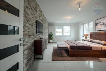 PREDAJ: 15 ročný rodinný dom - bungalov s veľkým pozemkom, P - 12