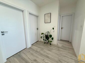 LUXUSNÝ 3 - IZB. BYT S TERASOU v CENTRE MESTA SENICA - 12
