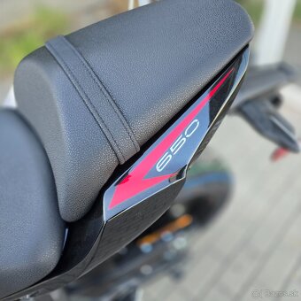 Kawasaki Z650 červená - 12
