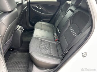 Hyundai i30CW 1.5 T-GDi mHEV 118kW AT7 STYLE - 12