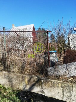 Pozemok s murovanou chatou v Rači - 12