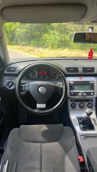 VW Passat B6 - 12