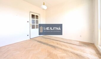 JEDINEČNÝ 3-IZBOVÝ BYT S TROMI LOGGIAMI A BALKÓNOM, 81 M2, D - 12