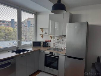 Prenajmem 1,5 izbový byt - 12