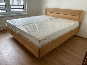 Dubová posteľ s úložným priestorom - levitujúci dizajn - 12