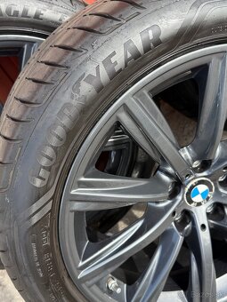Original kolesa BMW 5 G30 245/45R18 elektróny 8Jx18 ET30 - 12