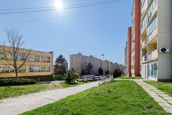 "REZERVOVANÝ" Ponúkam na predaj 3 izbový byt, Dargovských  - 12