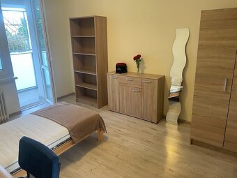 Ponúkame na predaj zrekonštruovaný 3-izbový byt s balkónom n - 12