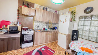 Rodinný dom po čiastočnej rekonštrukcii na predaj | obec SIR - 12