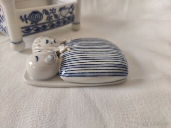 Porcelánová dóza na bonbóny,cibulák, Dubí, limitka - 12