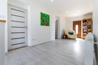 NA PREDAJ rod.dom s premyslenou dispozíciou, veľkým pozemkom - 12