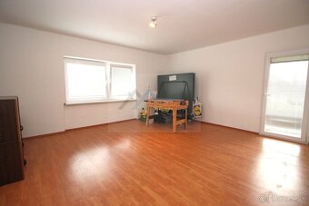 PREDAJ 5 izb DOM v obci PRUSY s pozem. 1880m2 - 12