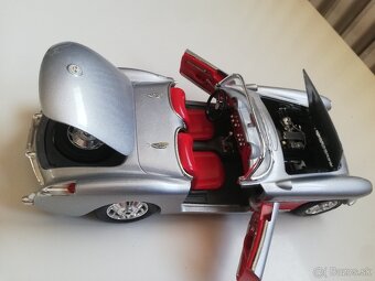 1:18 CHEVROLET Corvette , Bburago - 12