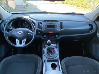 KIA SPORTAGE 2,0 CRDi - 12