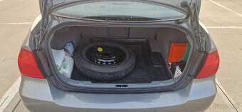 BMW E90 320d Xdrive - 12