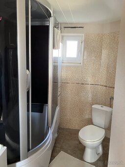 Priestranný rodinný dom pod Tatrami s kachľovou pecou - 12