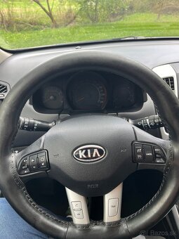 Kia Ceed kombi 1.6 benzín LPG r.v.: 2012 - 12
