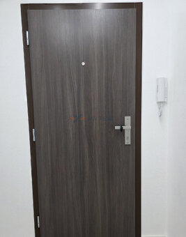 Velkometrážny 4izb.byt  s loggiou na prenájom v Leviciach - 12