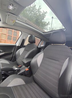 Peugeot 2008 1.2 Puretech 96kw  výbava Allure v záruke - 12