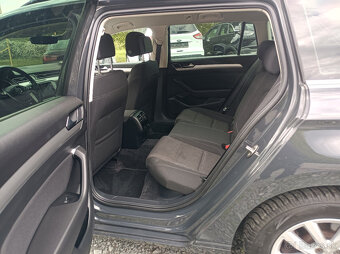 Volkswagen Passat, 110kw,APP,NAVI,r.2017,automat - 12